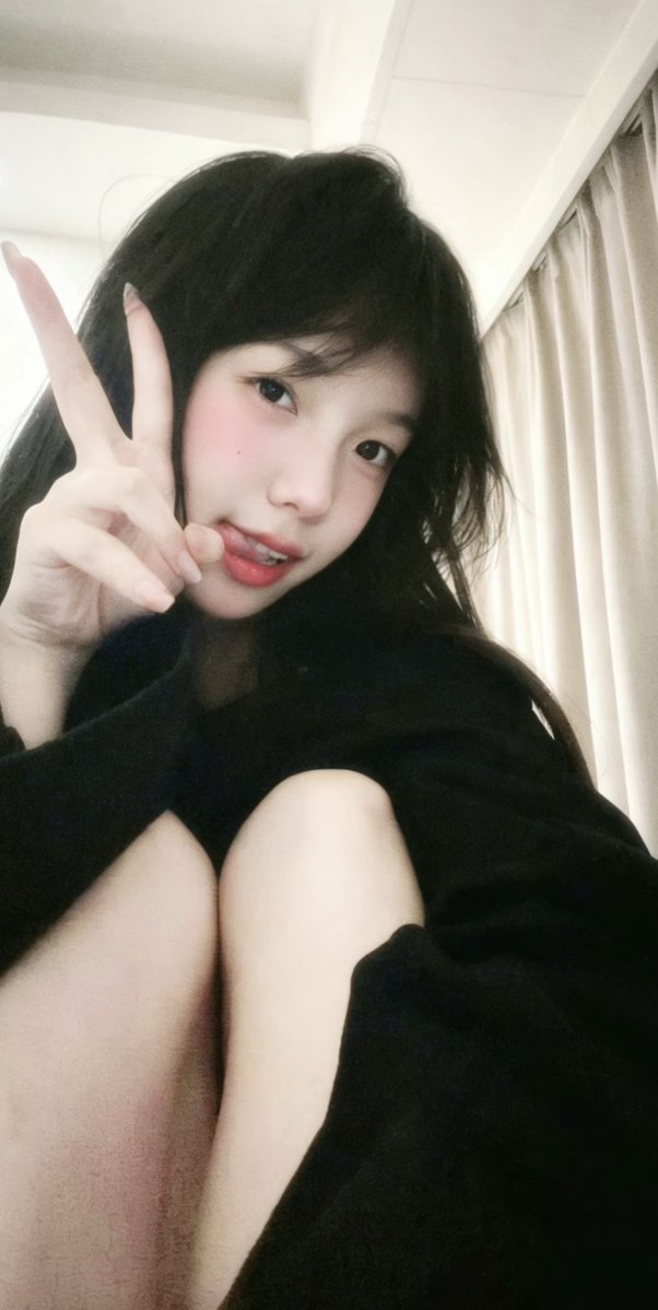 roy_katrin11252's tweet photo. 第一次玩X
有没有男生来相互加QQ聊聊啊？？？ https://t.co/7NAJzf3e8D