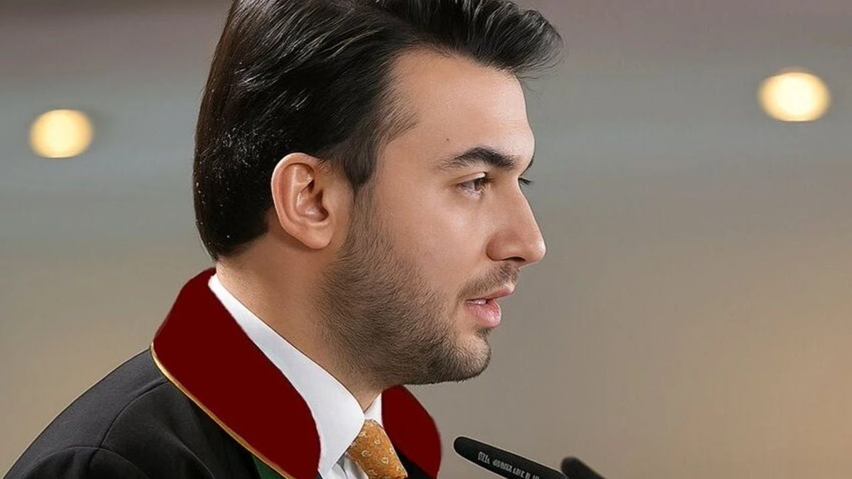 AKDOGANumut's tweet photo. İstanbul Barosu Avukat Hakları Grubu’nun, 15 aydır tutuklu bulunan meslektaşımız Av. Mehmet Pehlivan’ın İstanbul Barosu seçimlerinde aday olan tüm yönetimlerin ortak adayı olarak gösterilmesine yönelik çağrısını çok kıymetli buluyorum.

Mesleki dayanışma yalnızca duruşma salonlarında değil; mesleğin geleceğine dair söz söylediğimiz böylesi tarihi zamanlarda ve mesleki seçimlerde de gösterilmelidir.

@mehmettpehlivan