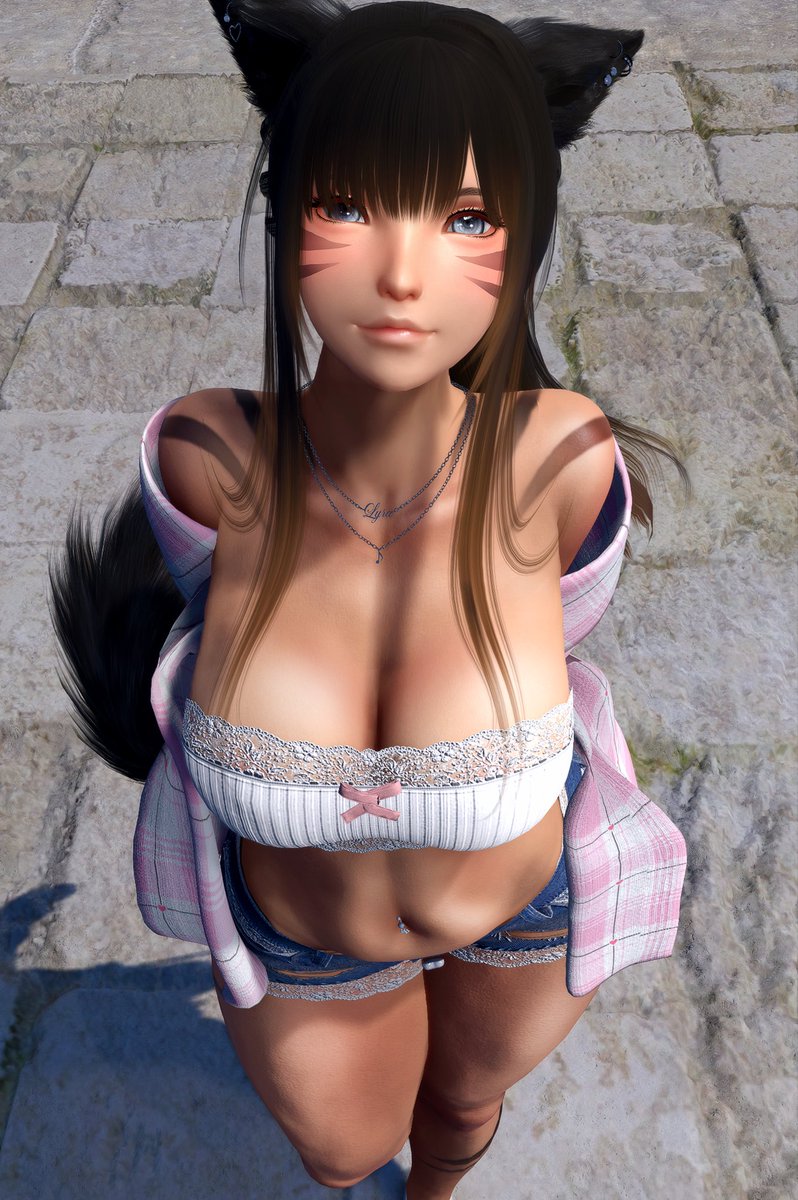 Lyraofthestars's tweet photo. Enjoying my break but I miss gposing a little bit. Have a great quick of my vanilla+ kitty 🥰 https://t.co/YZJdCmZsrq
