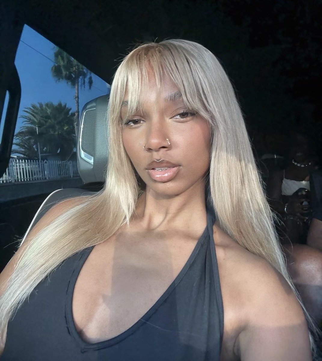 FrenchRapUS's tweet photo. 💔 TIAKOLA a révélé dans son nouvel album avoir vécu une histoire d’amour avec la chanteuse RONISIA…

Plusieurs paroles semblent directement faire référence à leur relation :

🗣️ « J’entends tes sons partout mais j’te vois plus »

« Toutes nos vidéos sont devenues virales »

« T’étais particulière et c’est dommage »
