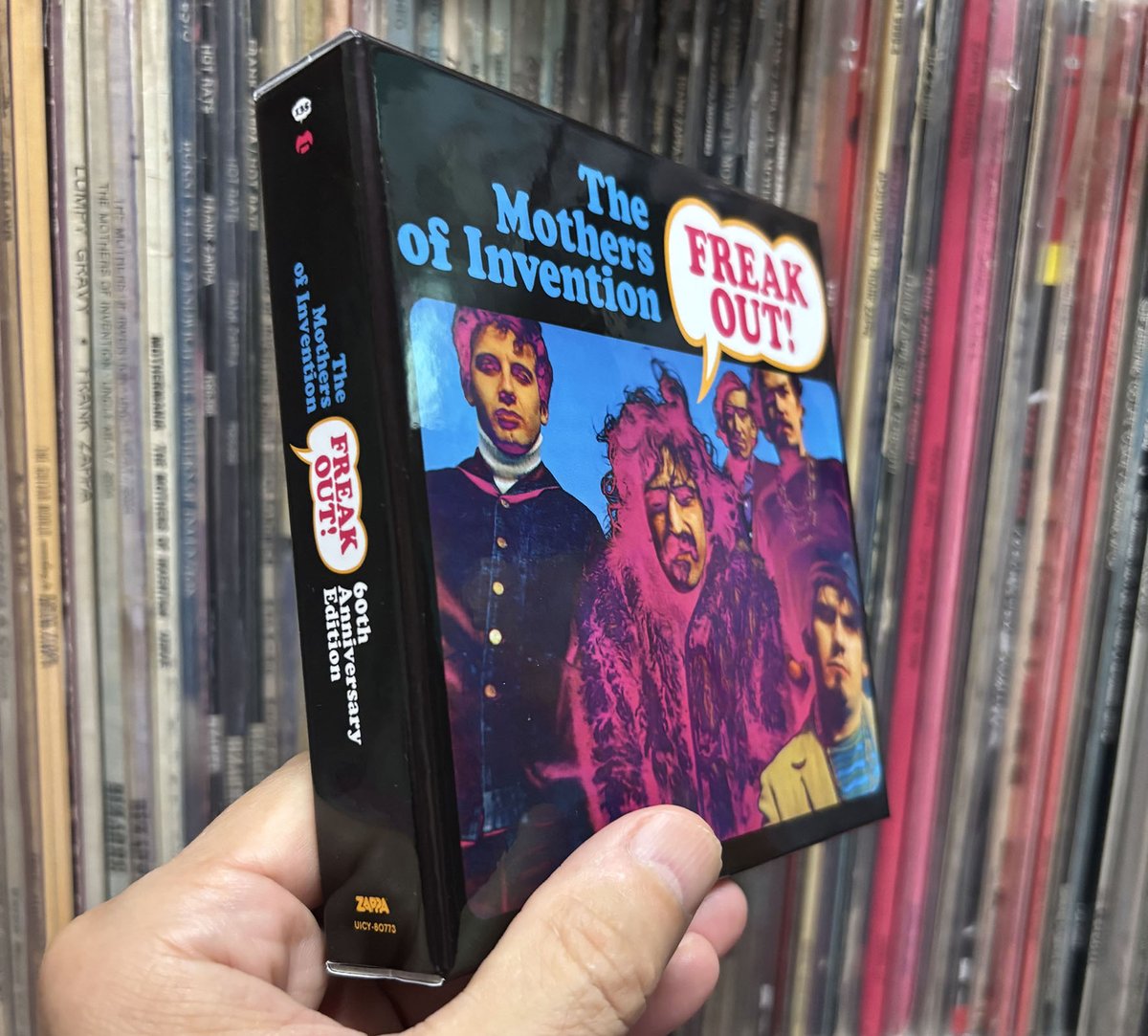 umedekenm's tweet photo. ザッパの『FREAK OUT!』の60周年記念盤が届きました。一旦、各ミックス・バージョンは置いといて、4枚目の発掘音源を聴きました。ずっと聴きたかった1966年6月のフィルモア・ライヴが聴けた。2月のライヴ音源の登場が個人的には有り難やです。うれしい。 https://t.co/8d4ZVe9YF9