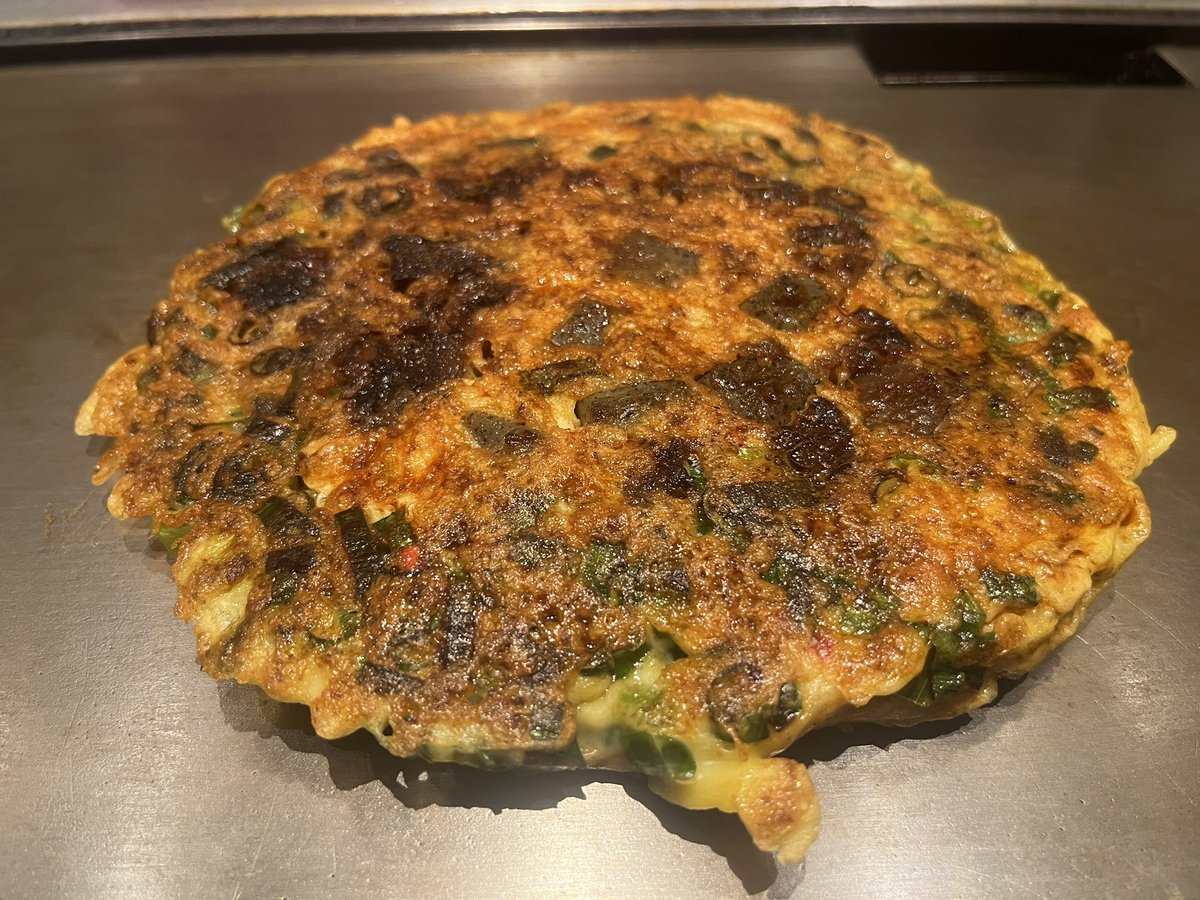 311589's tweet photo. ねぎ焼きやまもと　すじねぎ焼き
待ってる間にうっかりに気づいてまじで味を無くした( ͡° ͜ʖ ͡°)半分はお持ち帰りして新幹線で持ち運び中
今も後ででも今日は食べられる気がしない🥹美味しく食べたかった…もったいない🤢メンタルが打たれ弱すぎる🤢 https://t.co/OwPy0YHw6j