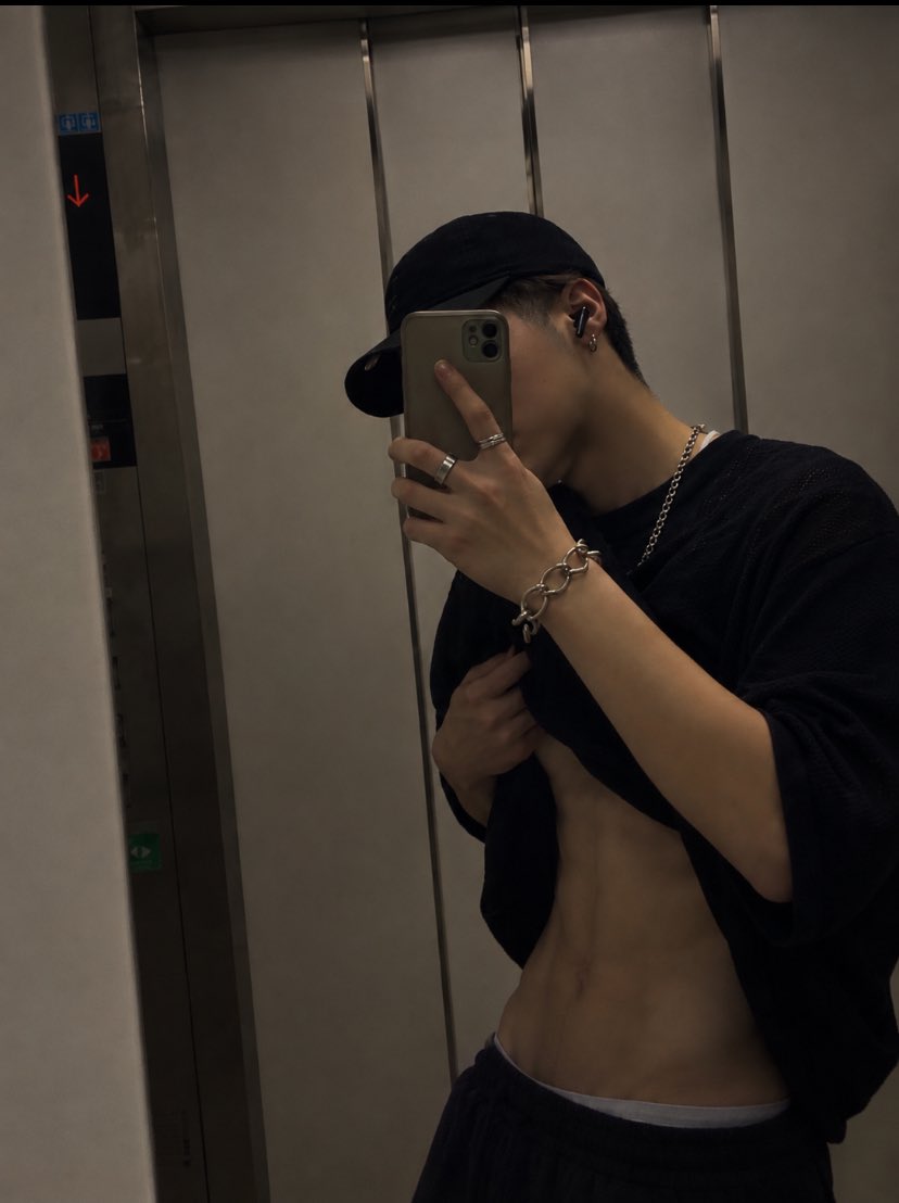 5z043e's tweet photo. #雰囲気 #裏アカ男子 #仙台 https://t.co/glX1R2M6RR