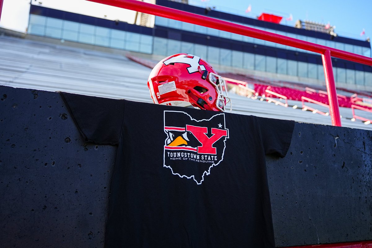 YSUsports's tweet photo. STUDENT SHIRTS ARE 🔥🔥🔥

First 500 YSU students at tomorrow's @ysufootball game vs. South Dakota receive these free t-shirts!

Be there and be loud 📣

#GoGuins https://t.co/Ycgk86a7UB