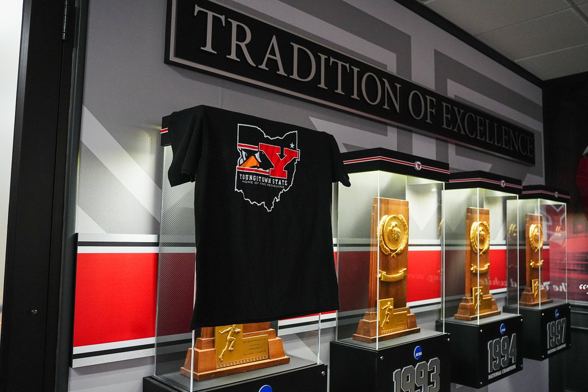 YSUsports's tweet photo. STUDENT SHIRTS ARE 🔥🔥🔥

First 500 YSU students at tomorrow's @ysufootball game vs. South Dakota receive these free t-shirts!

Be there and be loud 📣

#GoGuins https://t.co/Ycgk86a7UB