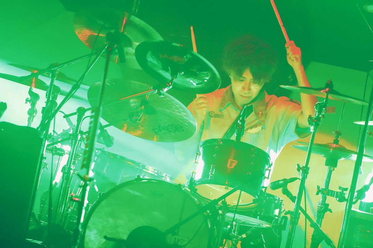 tomo_sumika's tweet photo. 我々のツアー、Flügel Letterが無事開幕しました。音楽でしっかりと感情のやり取りができるよう楽しみながら演奏していきたいと思います。どうかよろしくお願いします。始まりは愛する大阪から。ありがとうございました！いってきます！ https://t.co/hGc3ynJGUu