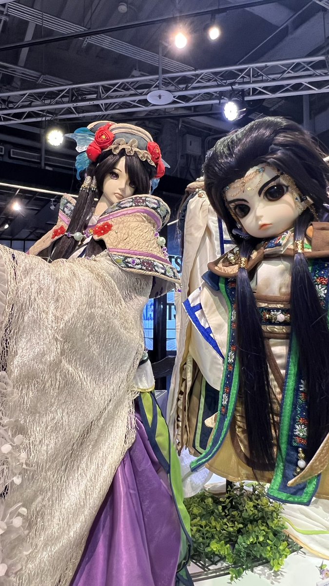 Quilldren0514's tweet photo. 帶哥哥來看自己
看妹妹
看繼承人
看仇人（？） https://t.co/ugc5k7NzRf