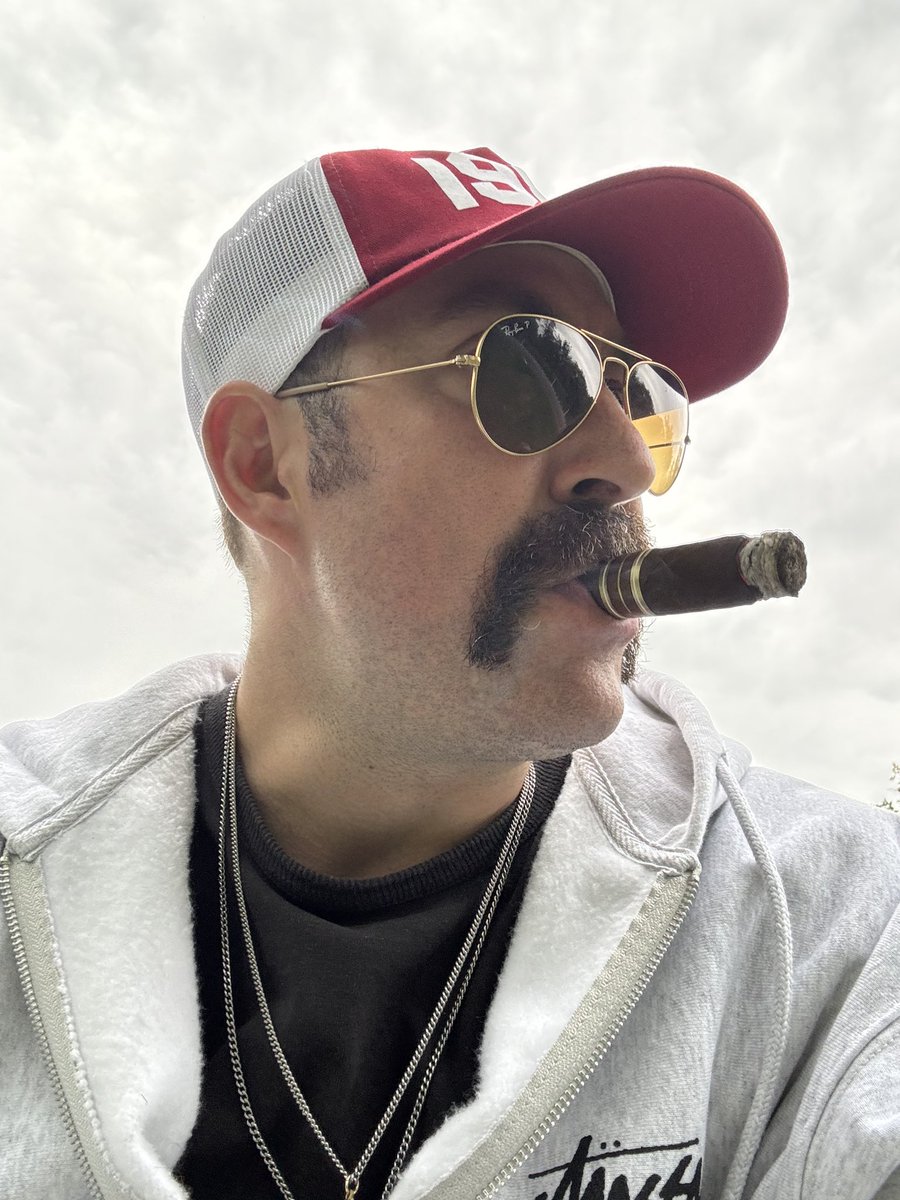TheStacheAttack's tweet photo. https://t.co/zDQBtdjOJy