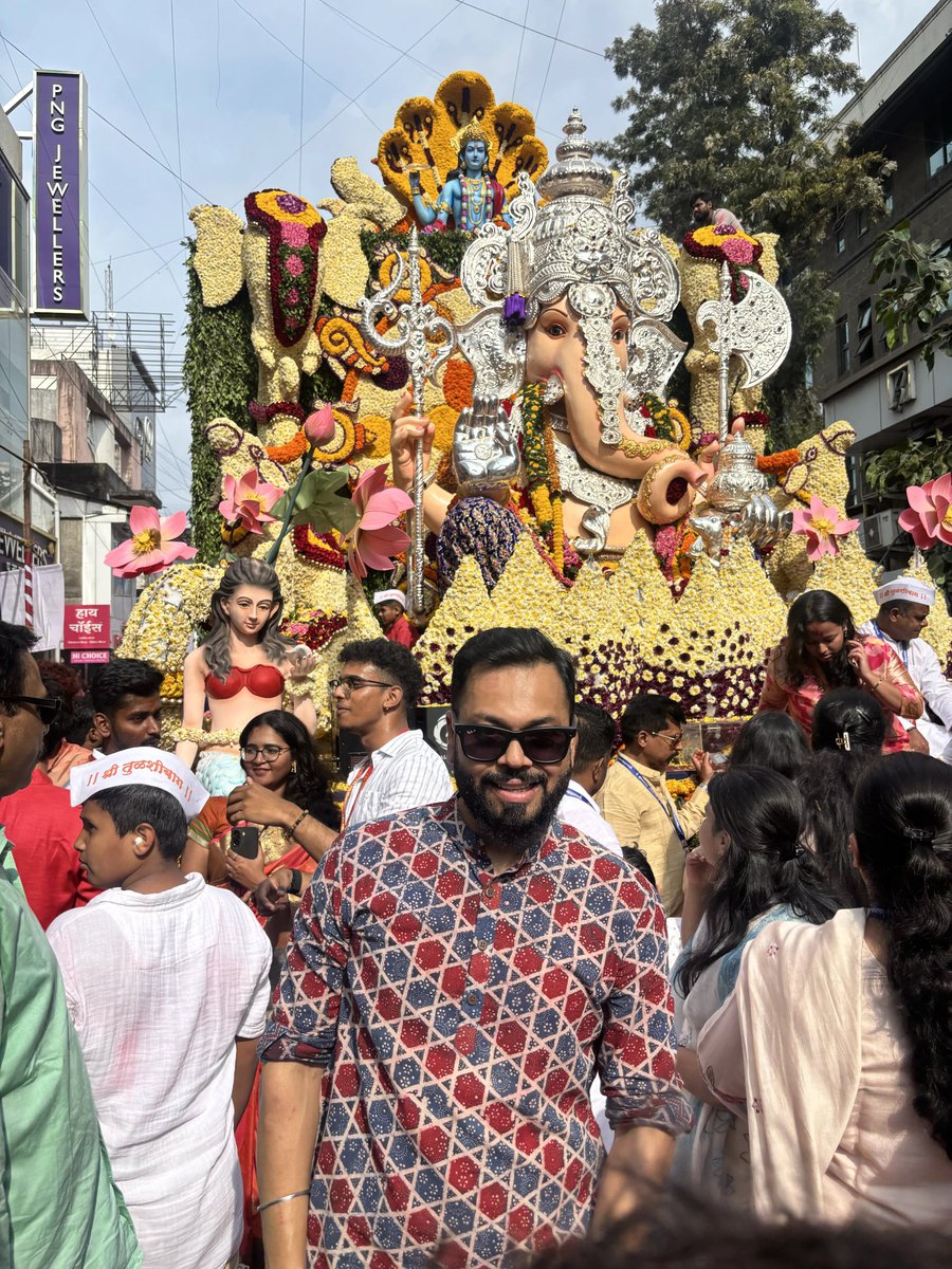 8ap's tweet photo. Felt the energy of Pune today during Ganpati Visarjan 🙏

Nobody does Ganpati quite like Pune does… the dhol, the crowds, the emotion, the whole city just comes alive. Toh mere saath bolo…

Ganpati Bappa Morya!
Pudchya Varshi Lavkar Ya! ❤️ https://t.co/gUHtHqi2Ip