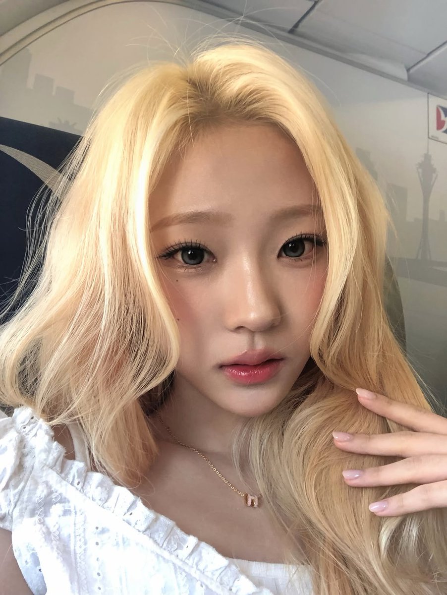 kpop12002's tweet photo. 💛

#STELLA #하츠투하츠 https://t.co/Ye0rd69MEw