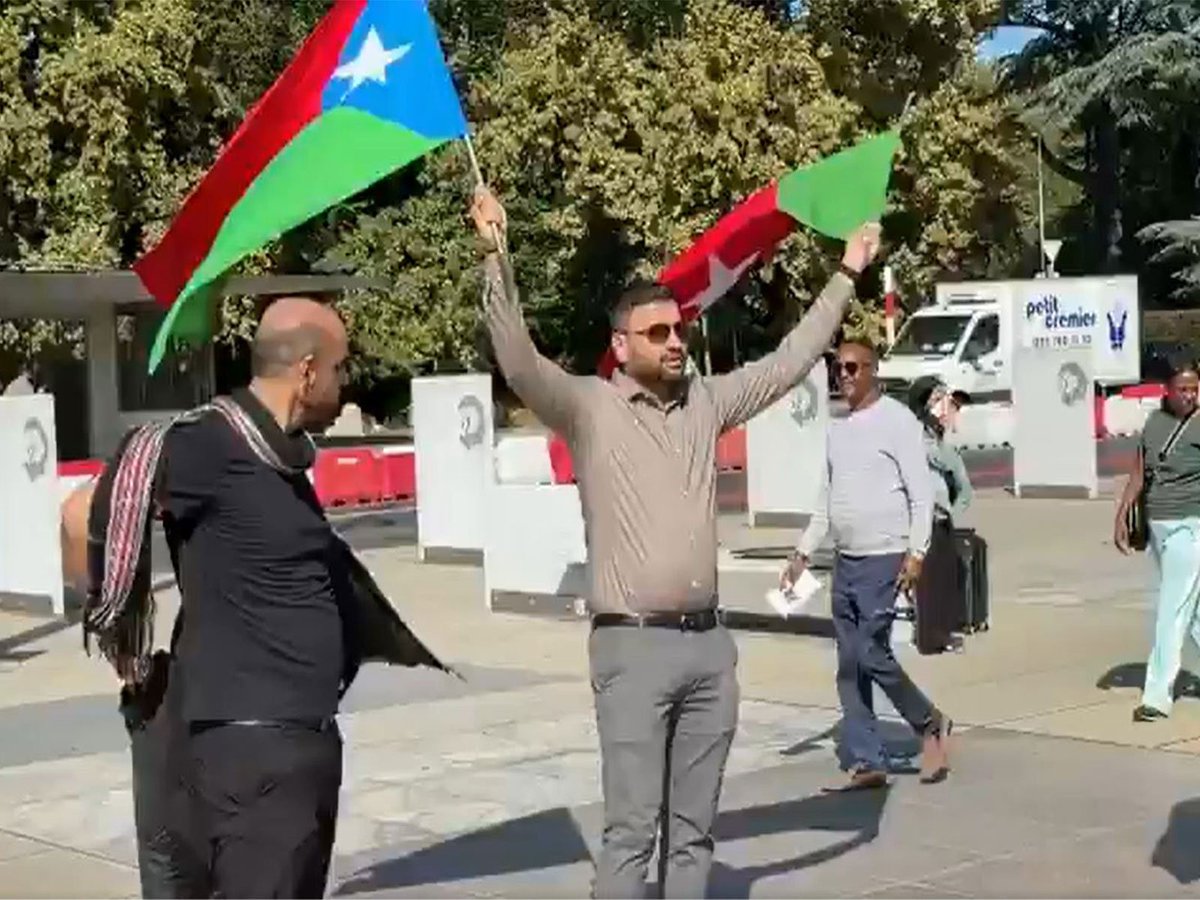 ani_digital's tweet photo. Baloch National Movement stages anti-Pakistan protest in Geneva over human rights abuses
Read @ANI Story| https://t.co/8AY7G7Emlr
#BalochNationalMovement #AntiPakistanProtest #Geneva #HumanRightsAbuse https://t.co/3i02Oxxvsh