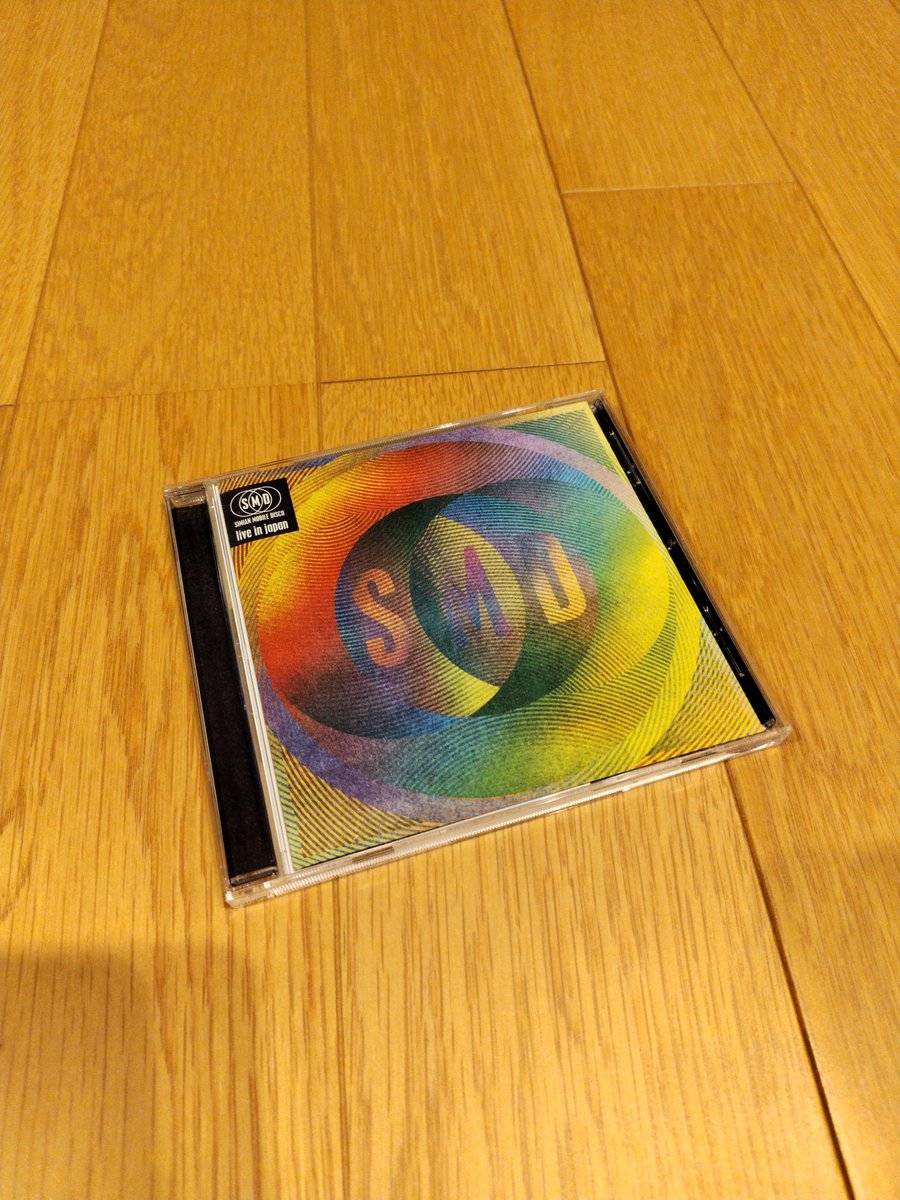 pnk2pnk2's tweet photo. simian mobile discoの2007年大阪Oblivion With Bellsのステージを収録した日本独自企画版｡

一音たりとも無駄に出来ない完璧な一枚｡
もっと流行って然るべきだと強く思う｡ https://t.co/ZuHBmIDguK