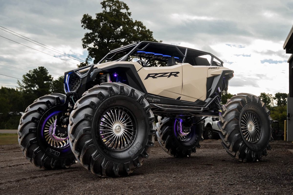 superatvtweet's tweet photo. @tps_offroad put in work on this @PolarisRZR Pro S! Full suspension from PCF paired with the #SuperATV 8-inch Dual Idler GDP portal gear lift with 60% #GearReduction, a #RhinoDriveline, some massive tires, and SO much more! This rig is wicked! 💪⚙️ #GDPportals #IndustryLeaders https://t.co/f44uS4Nbmb