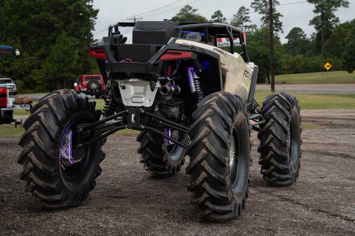 superatvtweet's tweet photo. @tps_offroad put in work on this @PolarisRZR Pro S! Full suspension from PCF paired with the #SuperATV 8-inch Dual Idler GDP portal gear lift with 60% #GearReduction, a #RhinoDriveline, some massive tires, and SO much more! This rig is wicked! 💪⚙️ #GDPportals #IndustryLeaders https://t.co/f44uS4Nbmb