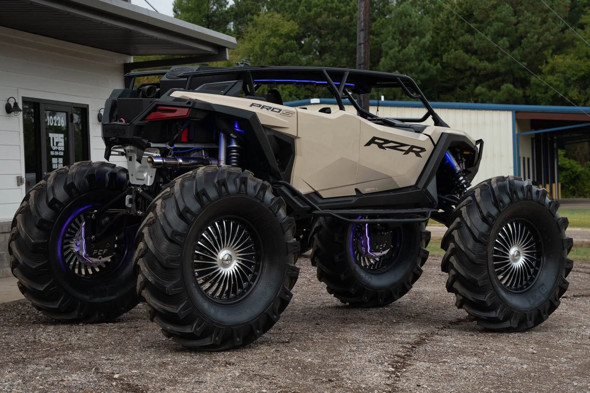 superatvtweet's tweet photo. @tps_offroad put in work on this @PolarisRZR Pro S! Full suspension from PCF paired with the #SuperATV 8-inch Dual Idler GDP portal gear lift with 60% #GearReduction, a #RhinoDriveline, some massive tires, and SO much more! This rig is wicked! 💪⚙️ #GDPportals #IndustryLeaders https://t.co/f44uS4Nbmb