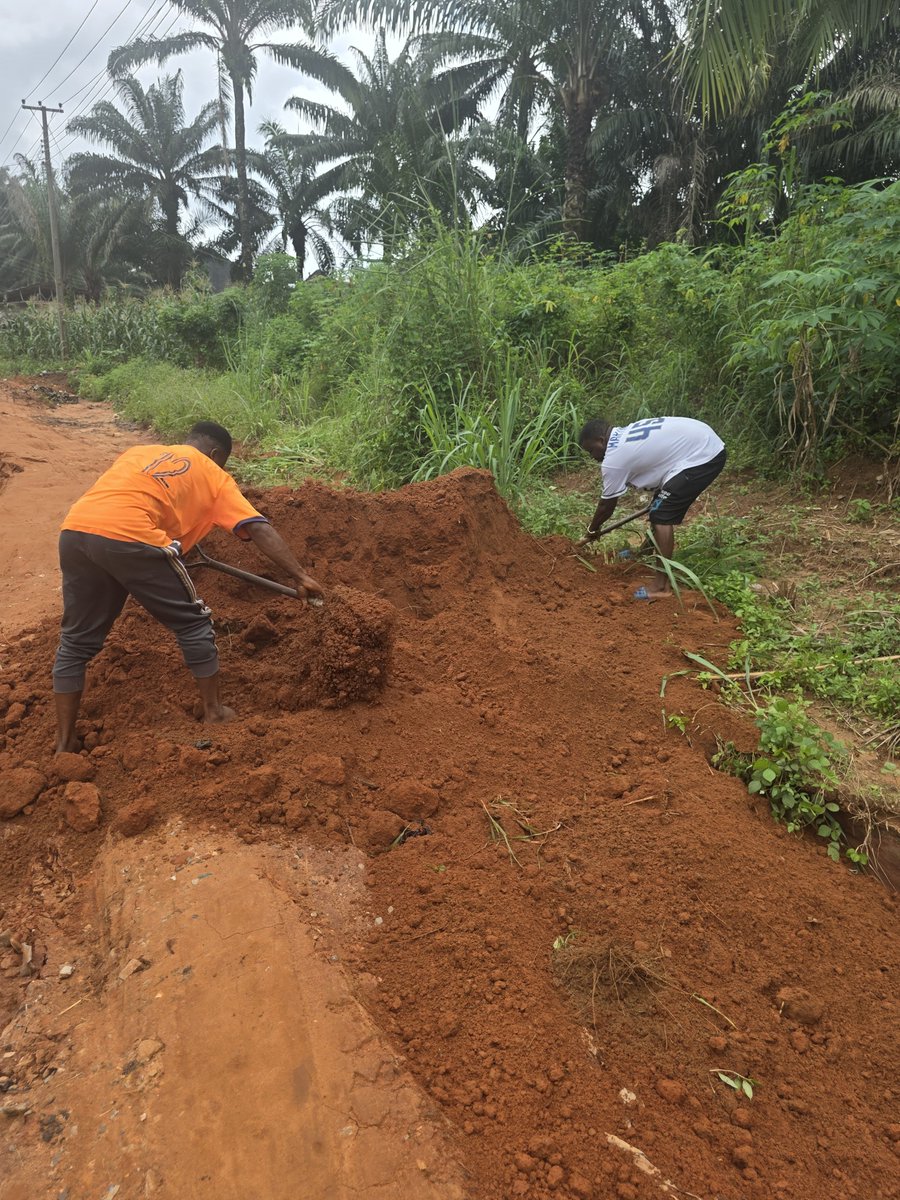 PhtEmmanuelO's tweet photo. While we are waiting for the Governor of Anambra State, @CCSoludo, to come to our rescue, I decided to fix some parts of the road myself to make it a little easier and safer for our elderly people and children, especially at night, so they don't get stuck or sustain serious injuries while using the road.

Please, help me tag His Excellency, Governor @CCSoludo, and call his attention to this road. We sincerely need the intervention of the Anambra State Government in this community. 🙏

I made a video earlier concerning the condition of this road, respectfully appealing to His Excellency to use his good office to intervene.

Watch the video and help amplify the appeal: https://t.co/ebMOXIvUsn

While we do the little we can as a community, we still need the government to come to our rescue.
