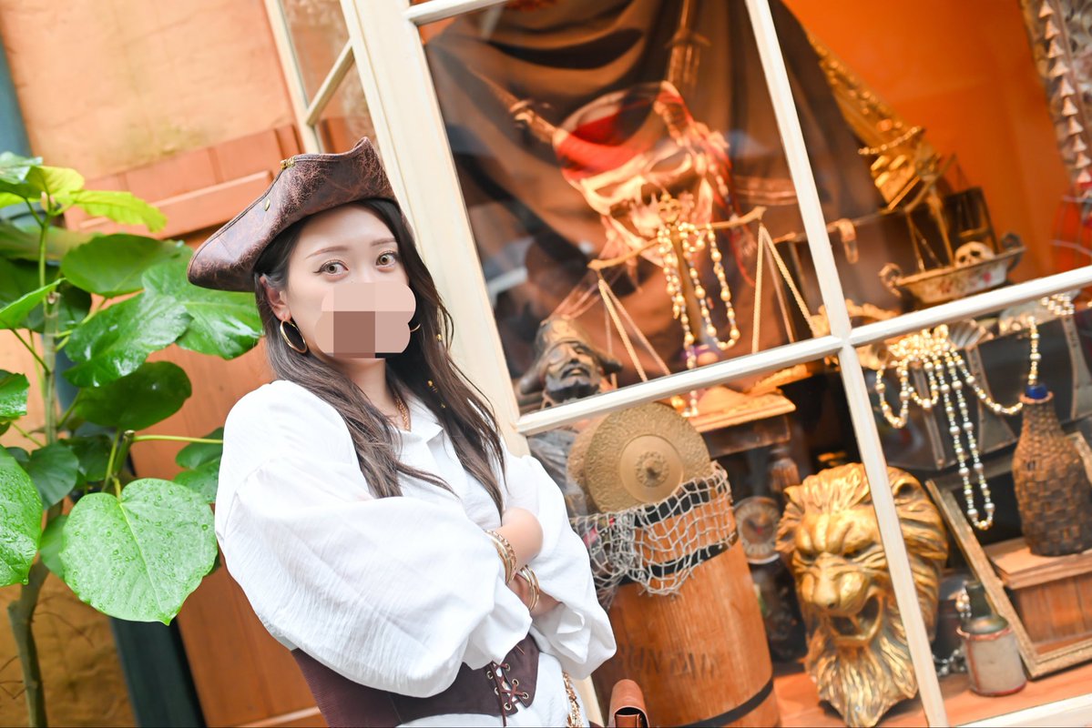 AlyMaximoff1031's tweet photo. 今年のDハロは海賊になってみました🏴‍☠️
そして今年も@TakeaPhosさんに素敵なお写真を撮っていただきました、、、！！
ポージングが下手な私ですがかっこよく撮っていただき感謝です🥹 https://t.co/iZMbkZGQL2