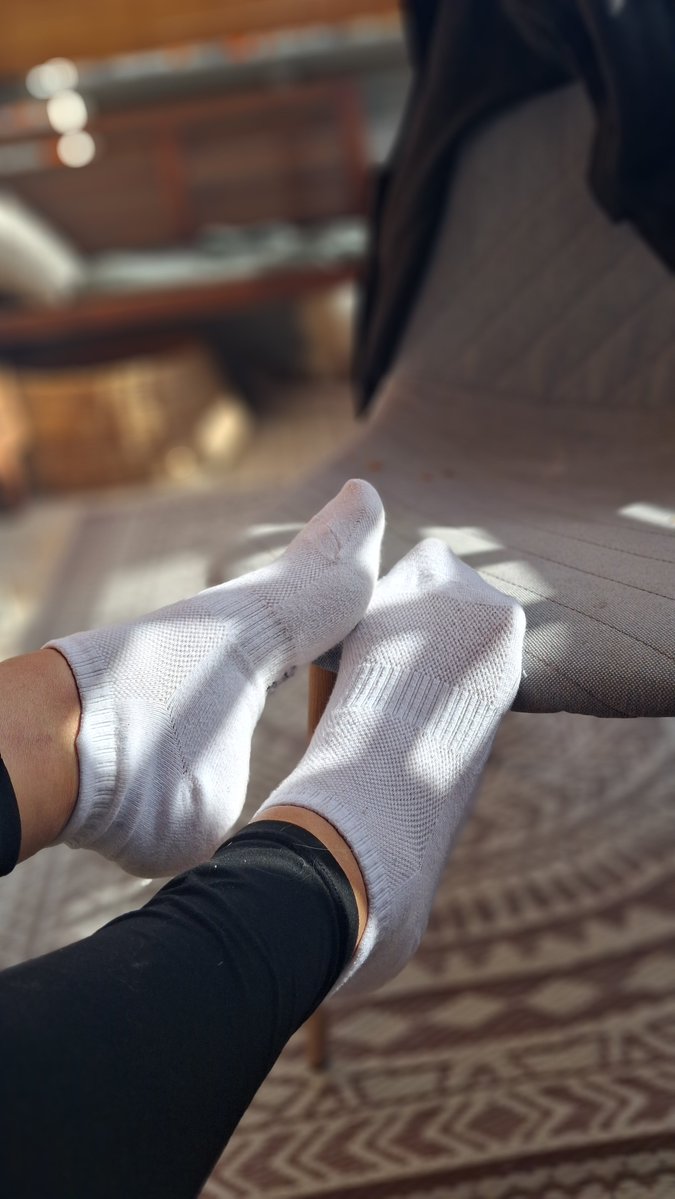 avalumi6's tweet photo. Es ist Nachmittag
#sunset 
#feet
Wer kommt und bleibt 😜 https://t.co/stYiXIe5ye