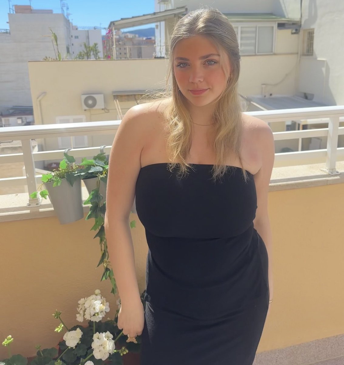 swegoon1's tweet photo. Beautiful Swedish bbw with huge tits #goon #porn #swedish #swedishporn #swedishslut #irlslut #irlbops #bops #wankchat #swedishbbw #bbw #irl https://t.co/CCjxChSqTG