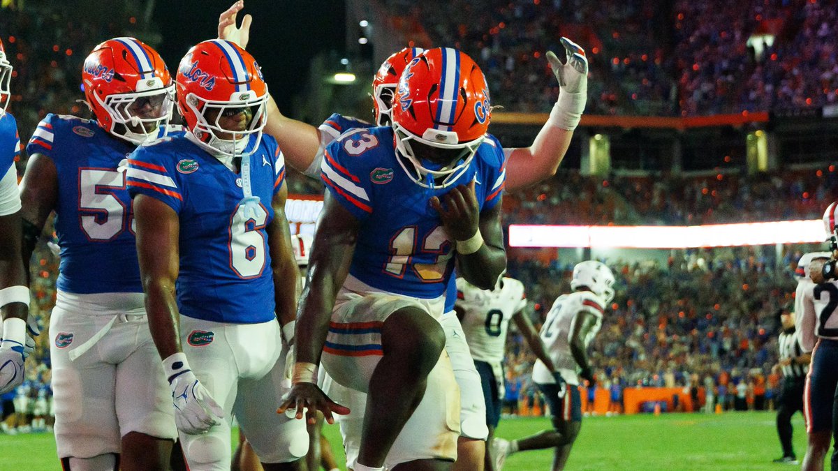 CharJonesMedia's tweet photo. #Florida running back Jadan Baugh matched his career-high eight touchdowns in just three games.

Former Alabama and New England Patriots RB Damien Harris (@DHx34) thinks he has pro skills, but is the #Gators star a true Heisman Trophy candidate?

READ: https://t.co/fu927m732b https://t.co/epBiERyG9X