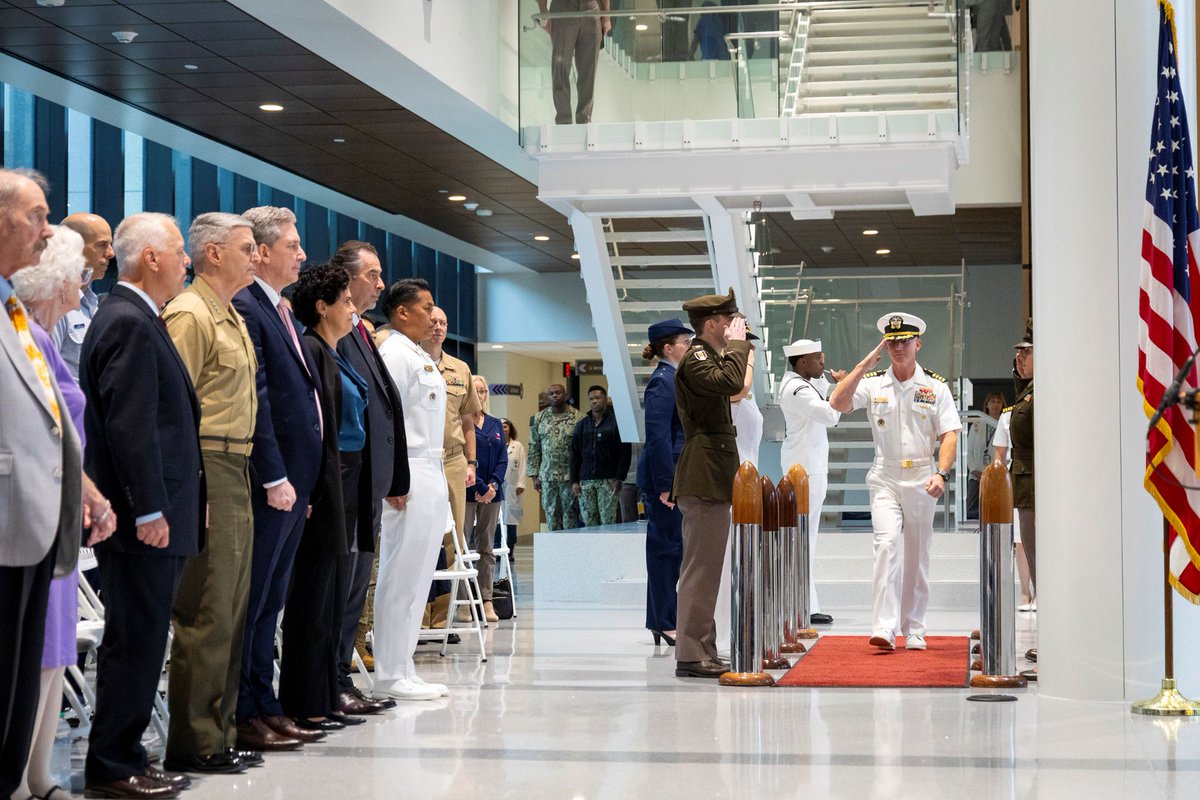 thejointstaff's tweet photo. This week, @WRNMMC_DHA welcomed Captain Lanny Littlejohn (USN) as its new director. #MilitaryMedicine plays a critical role in combat readiness; we look forward to seeing this great institution continue to grow and evolve under Capt. Littlejohn’s leadership. https://t.co/u9MyZxSepu