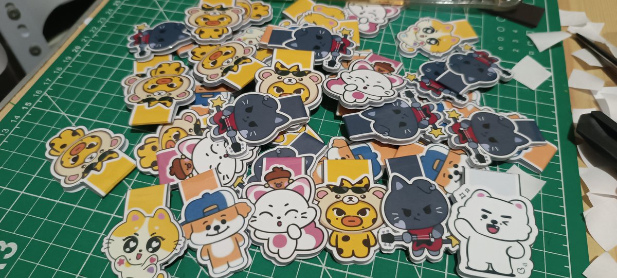 ARMYSVT7012's tweet photo. Bias? OT6? Whatever your EN-ergy, there’s a freebie waiting for you! 🧡

See you at the Dunkin Fun Meeting, ENGENEs! 🫶🏻🍩

Will give randomly, or will post here..

@realsvtmica
#DunkinPH_ENDLESS #ENDLESSFunMeet #ENHYPEN https://t.co/FJJl0QMXzy