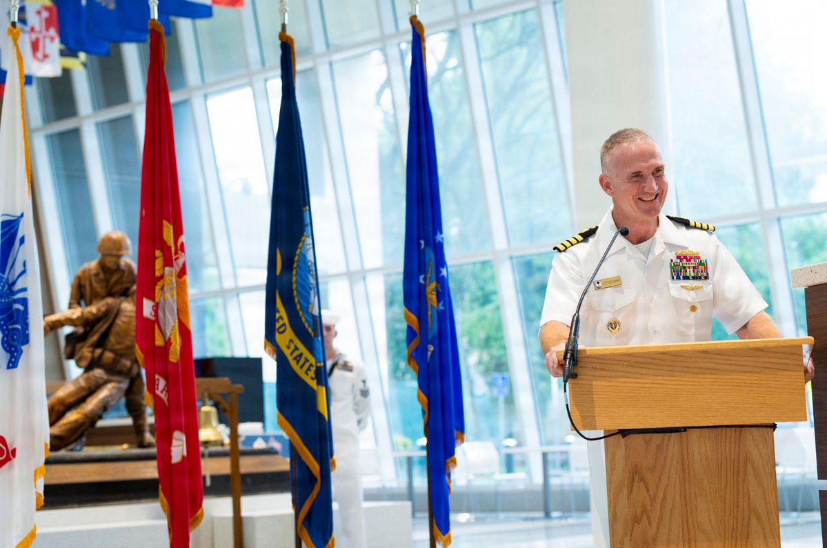 thejointstaff's tweet photo. This week, @WRNMMC_DHA welcomed Captain Lanny Littlejohn (USN) as its new director. #MilitaryMedicine plays a critical role in combat readiness; we look forward to seeing this great institution continue to grow and evolve under Capt. Littlejohn’s leadership. https://t.co/u9MyZxSepu