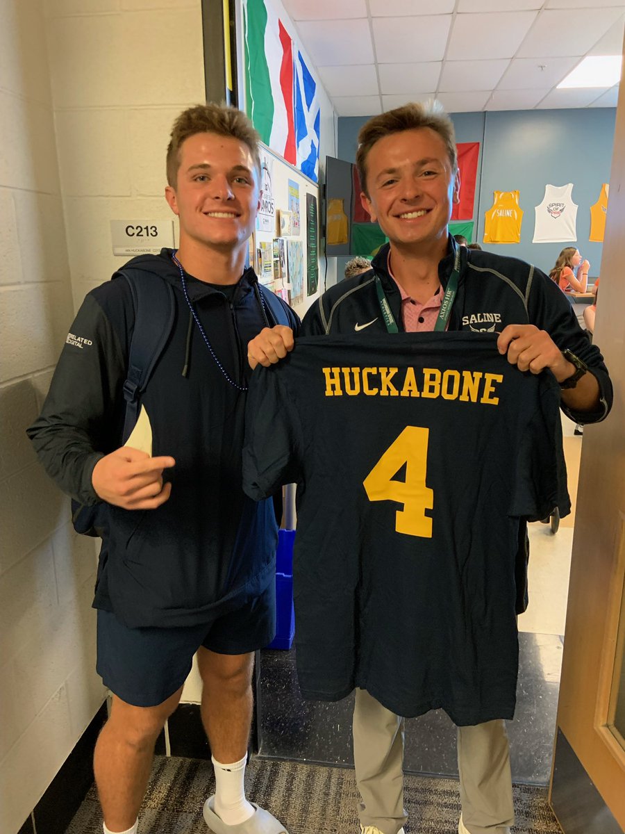 SalineFootball's tweet photo. Thank you to our teachers that make a DIFFERENCE and IMPACT our players in the classroom
#OurTime | #GoHornets https://t.co/9DSMFxZCeN