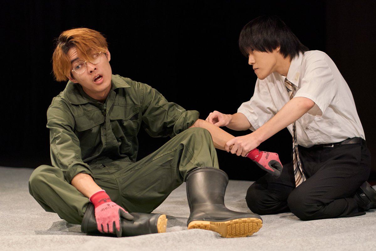 Uni_Hitodamaten's tweet photo. 【👻ゲネ写公開⛴️】

明日はいよいよ最終日！
『琴の音が鳴る前に』ゲネプロの写真を公開いたします！🔥

京都学生演劇祭2026 Aブロックの上演は16:00からとなります！
心よりご来場お待ちしております！✨

#ひとだま天
#琴の音
#京都学生演劇祭2026 https://t.co/ocAcUq0esY
