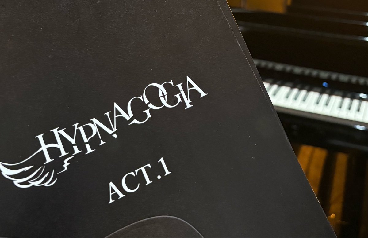 YuichiHase1231's tweet photo. 2026.09.25

READING HIGH noir
『HYPNAGOGIA 〜ヒプナゴギア〜』

初日終演しました！

大迫力の朗読劇の中で、美しい楽曲の数々を演奏させていただけてとっても幸せです…！！

明日以降も楽しみです🎹

#ヒプナゴギア https://t.co/8Re8secM54