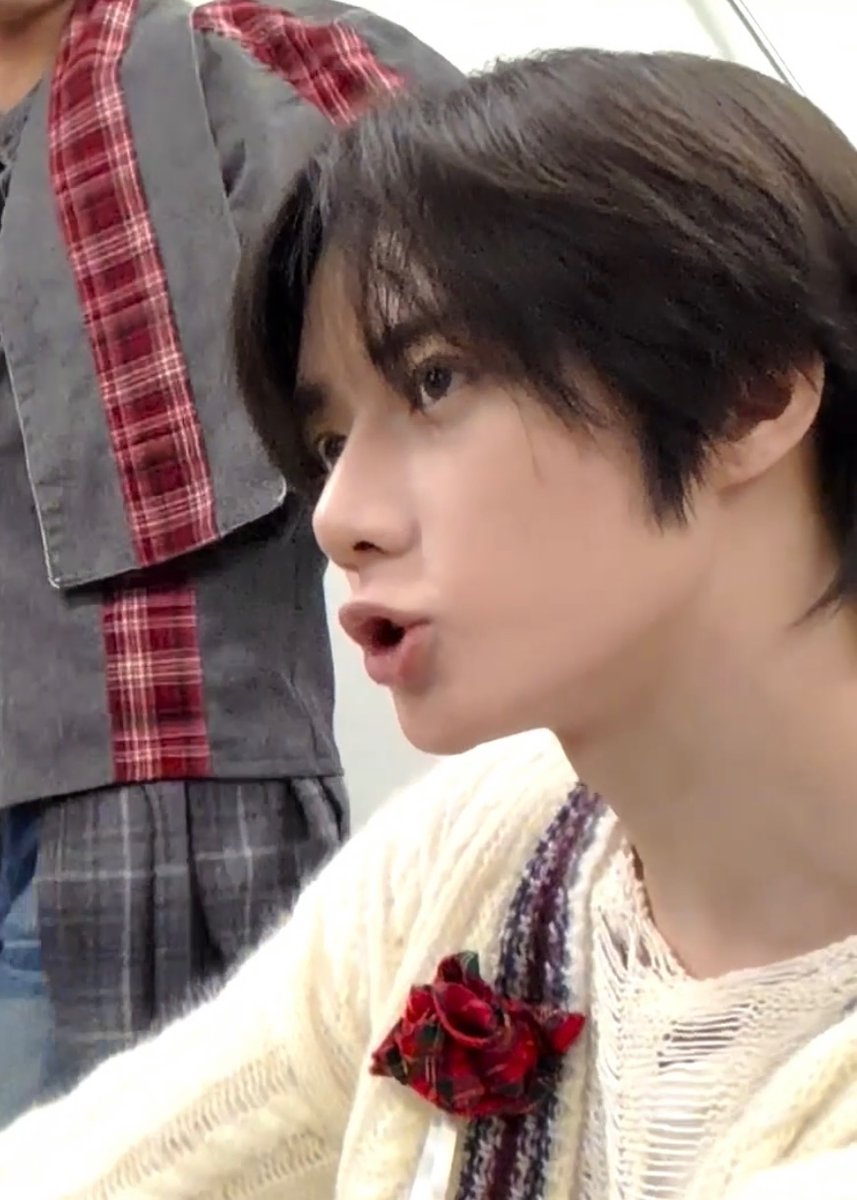 cbgcentric's tweet photo. you really can’t take the bomgu pout away https://t.co/udgUxgB2SG