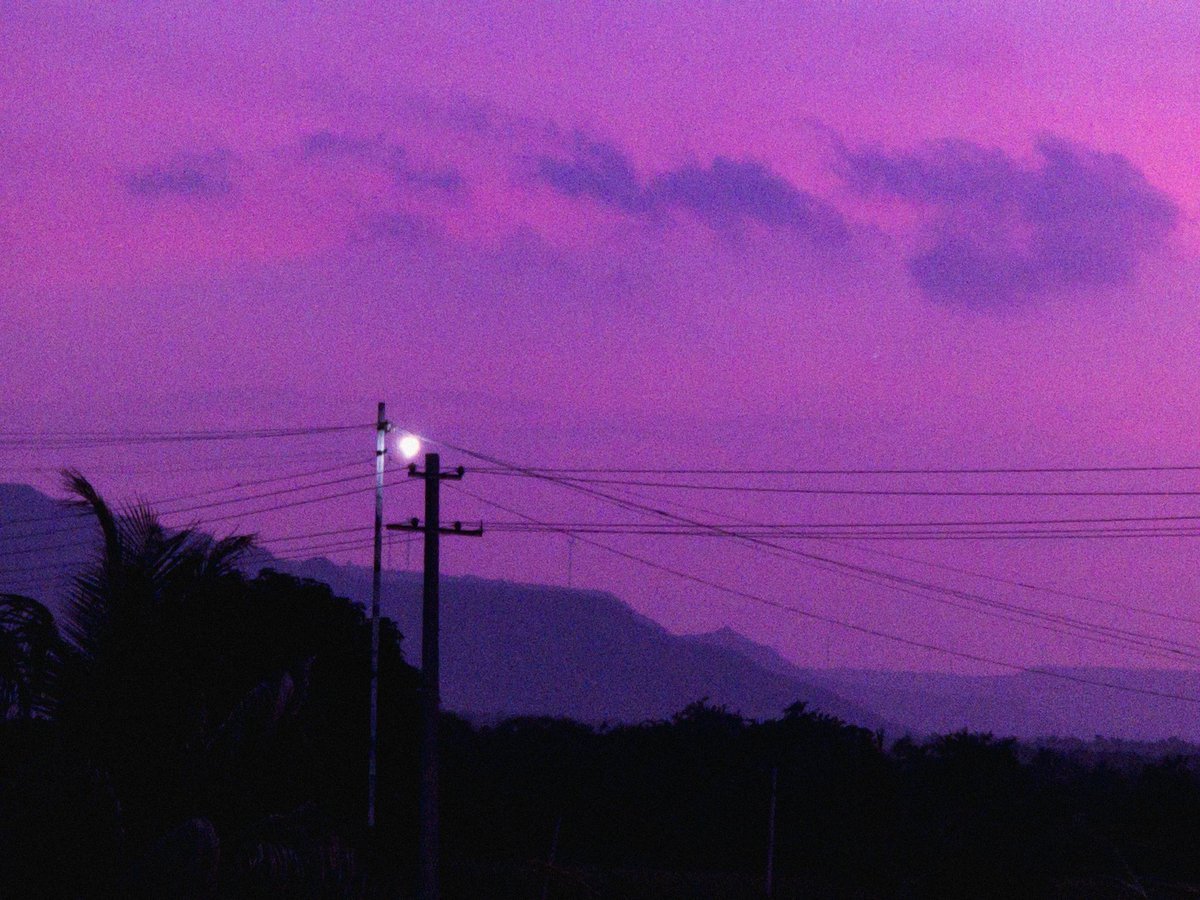 arthextic's tweet photo. september sky https://t.co/Ch8GmNvCk3