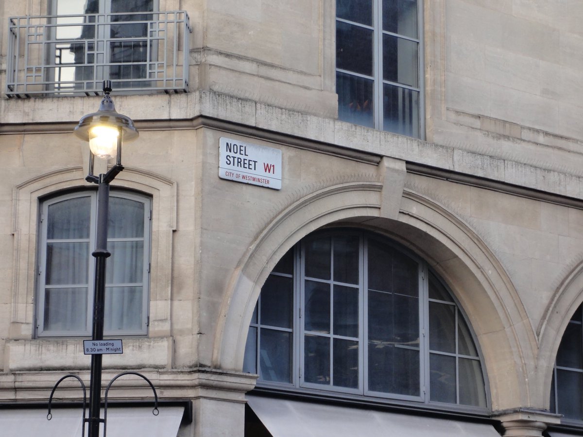 moonburrst's tweet photo. 6. 이건 번외고 맨체스터가 아닌 런던이지만… 이미 너무나 유명한 곳이지만…
berwick street 바로 근처에 noel street이 있다는 사실. 혹시 알고 계십니까
꼭 가보세요 ◠ ◡ ◠ https://t.co/UkUOTmxysn