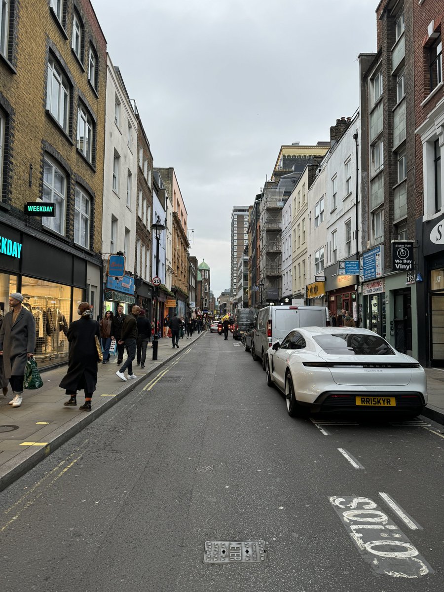 moonburrst's tweet photo. 6. 이건 번외고 맨체스터가 아닌 런던이지만… 이미 너무나 유명한 곳이지만…
berwick street 바로 근처에 noel street이 있다는 사실. 혹시 알고 계십니까
꼭 가보세요 ◠ ◡ ◠ https://t.co/UkUOTmxysn