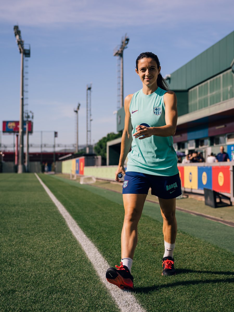 FCBfemeni's tweet photo. Ha tornat a una convocatòria. https://t.co/Wl2568iDBG