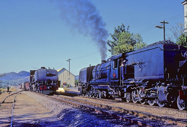 RhodesianAction's tweet photo. No. 628, a 16A class Garratt, simmers at Gwanda. Rhodesian Railways bought thirty of these Beyer-Peacock giants in the early 1950s, and they were still hauling freight when the remaining steam fleet was rebuilt to run into the 1980s. https://t.co/rRnyNHw5O5