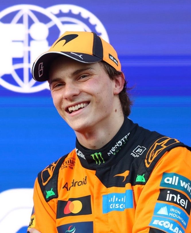 OscuntPiastri's tweet photo. HES HAPPY IN BAKU AGAIN THIS FEELS TOO GOOD😭😩 https://t.co/tbsijSlw5p