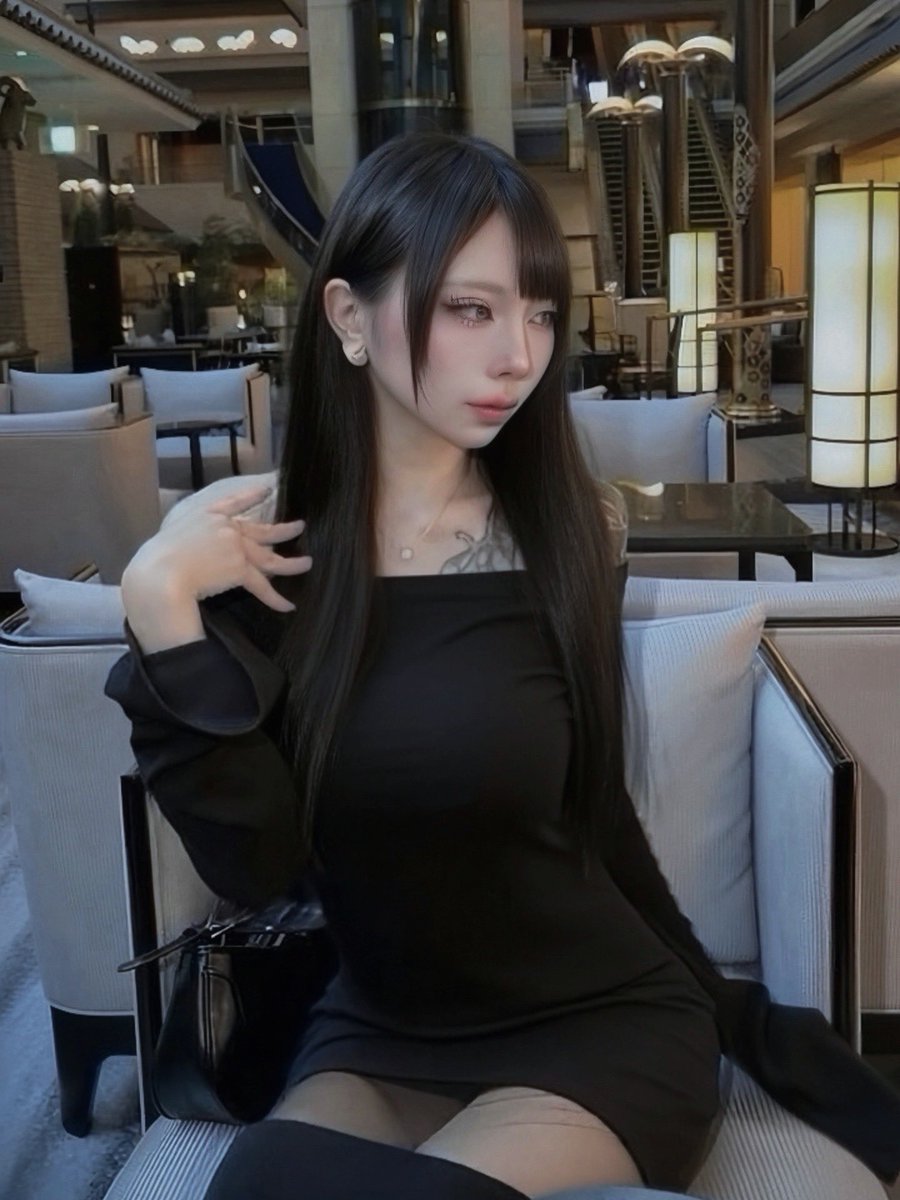nihilGir1's tweet photo. 🥀🖤 https://t.co/ZqKzskMNlC