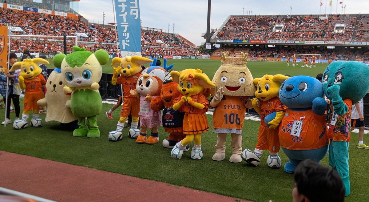 daisuki_Chiwawa's tweet photo. @choiwarujeffy2 初めまして！
シズラを気にしてくださりありがとうございます😃
アイスタに集合したキャラたちもみてくださいꉂ🤣𐤔
我が家にはレアなシズラ居るんです✨
清水区広報キャラクターシズラ
コスプレが趣味😊
いろいろ居ますので見てみてくださいねー
個人的にオススメは…
雨合羽のシズラです。 https://t.co/I4s9uXbUZE
