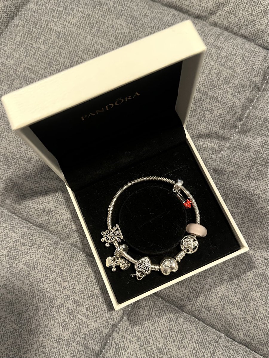 favgurlthings's tweet photo. ปล่อย Pandora ยกเซทสภาพใหม่มากกก แทบไม่ได้ใส่ ข้อไซส์18 6,990.-ส่งฟรี🤍 dm for more ka

#ส่งต่อ #ส่งต่อpandora #pandoraมือสอง #pandorathailand #pandora #ส่งต่อเครื่องประดับ #กำไล https://t.co/6Y9s0MWFHk