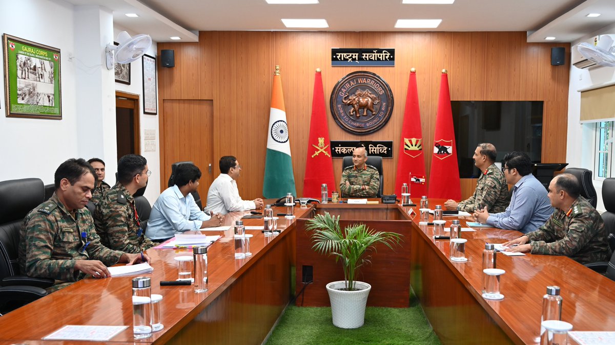 GajrajCorps_IA's tweet photo. 𝑩𝒓𝒊𝒅𝒈𝒊𝒏𝒈 𝑺𝒚𝒏𝒆𝒓𝒈𝒚. 𝑺𝒕𝒓𝒆𝒏𝒈𝒕𝒉𝒆𝒏𝒊𝒏𝒈 𝑵𝒂𝒕𝒊𝒐𝒏 Building.

#GajrajCorps engaged with Shri Sachin Kishore, Chief Postmaster General, #AssamCircle and Shri Tapan Chakraborty, #RegionalDirector, #CentralGroundWaterBoard (#NorthEastIndia) to review collaborative measures, improve operational coordination and reinforce the Military–Civil partnership on key issues of mutual interests.

#GajrajCorps ने Shri Sachin Kishore, Chief Postmaster General, #AssamCircle और Shri Tapan Chakraborty, #RegionalDirector, #CentralGroundWaterBoard (#NorthEastIndia) के साथ मिलकर सहयोगात्मक उपायों की समीक्षा की।
इस दौरान बेहतर operational coordination, आपसी हित के महत्वपूर्ण मुद्दों पर समन्वय और Military–Civil partnership को और मजबूत करने पर चर्चा की गई।

#ArunachalPradesh, #Assam  #Meghalaya #NorthEastIndia #IndianArmy #CGWB #AquiferMapping #WaterSecurity #Groundwater 
#DepartmentOfPosts #AssamCircle #CivilMilitarySynergy

@adgpi @easterncomd @PROTEZPUR @prodefgau  @cpmgassam⁠ @sachinkishore70⁠  @IndiaPostOffice⁠
@CGWB_CHQ
