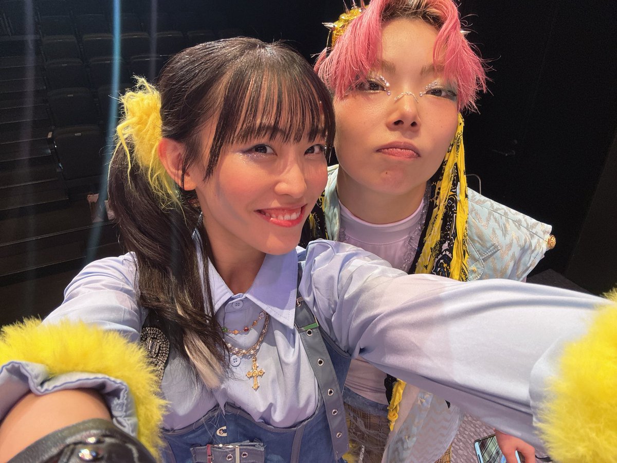 aya__kojima__'s tweet photo. #すたぁじあ ♯19:00公演終演致しました！
ご来場誠にありがとうございました💭

ウェザリウムの世界いかがでしたでしょうか？
皆様の感想ポストも読ませていただいてます📮

各チーム残り2公演ずつ。
明日も全力でお届けいたします⸝‍⸝‍⸝‍.ᐟ.ᐟ

本日は護衛隊長ﾛｯﾄの大好きりこさん*·̩͙💫 https://t.co/pjCTUwZfm3