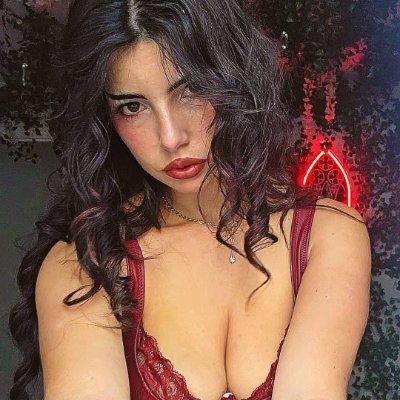 MatthewLopez66's tweet photo. #FallingForFriday Amazing Stunning Sultry Cool AF @Walrus_simp https://t.co/vICDJWpytb