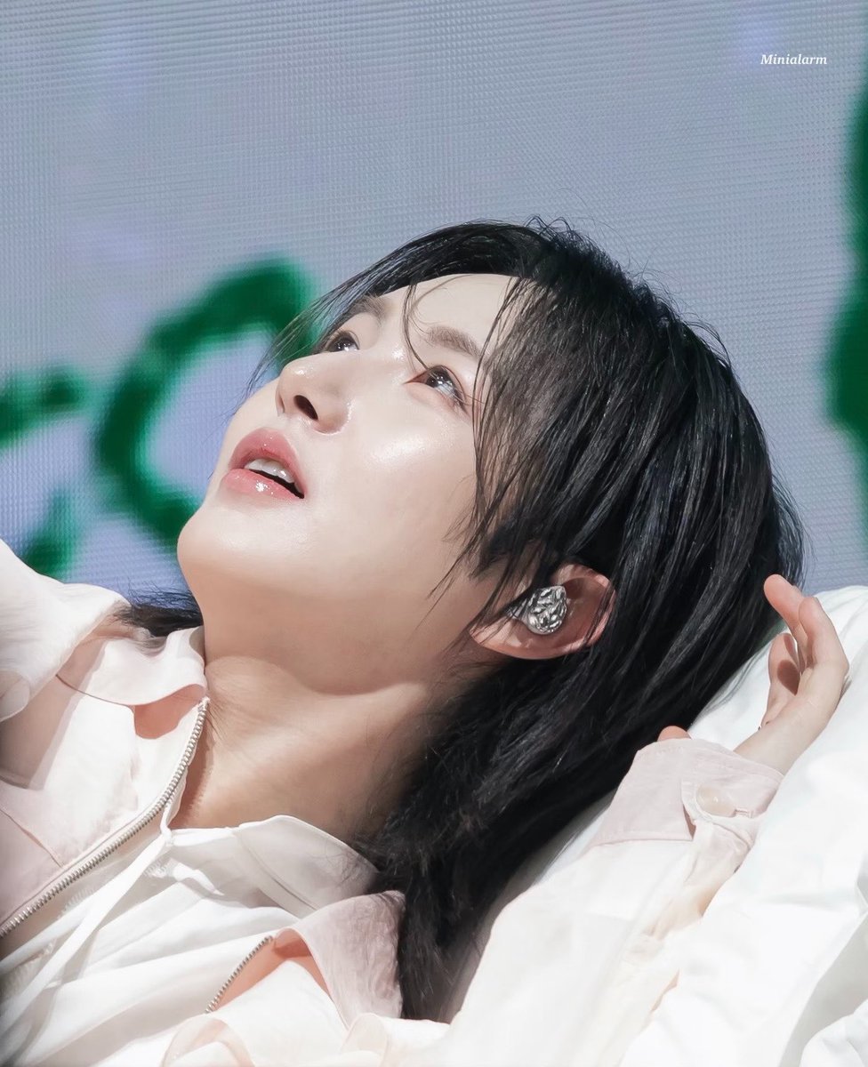 tlqkfttorrl1004's tweet photo. 쬭…………………. https://t.co/LdKNngE3oa