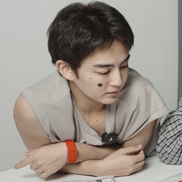 hkleenn's tweet photo. น่ารักจัง มีดาวแปะอยู่น่วย 🥺⭐️💘 https://t.co/1TgA8ACN7W