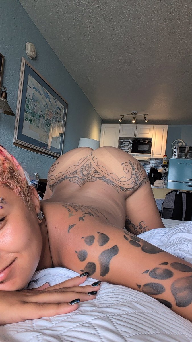 Mystiqueaftrdrk's tweet photo. Face down, problem solved. #nsfw #backshot #assup https://t.co/HEZdiX4vz3
