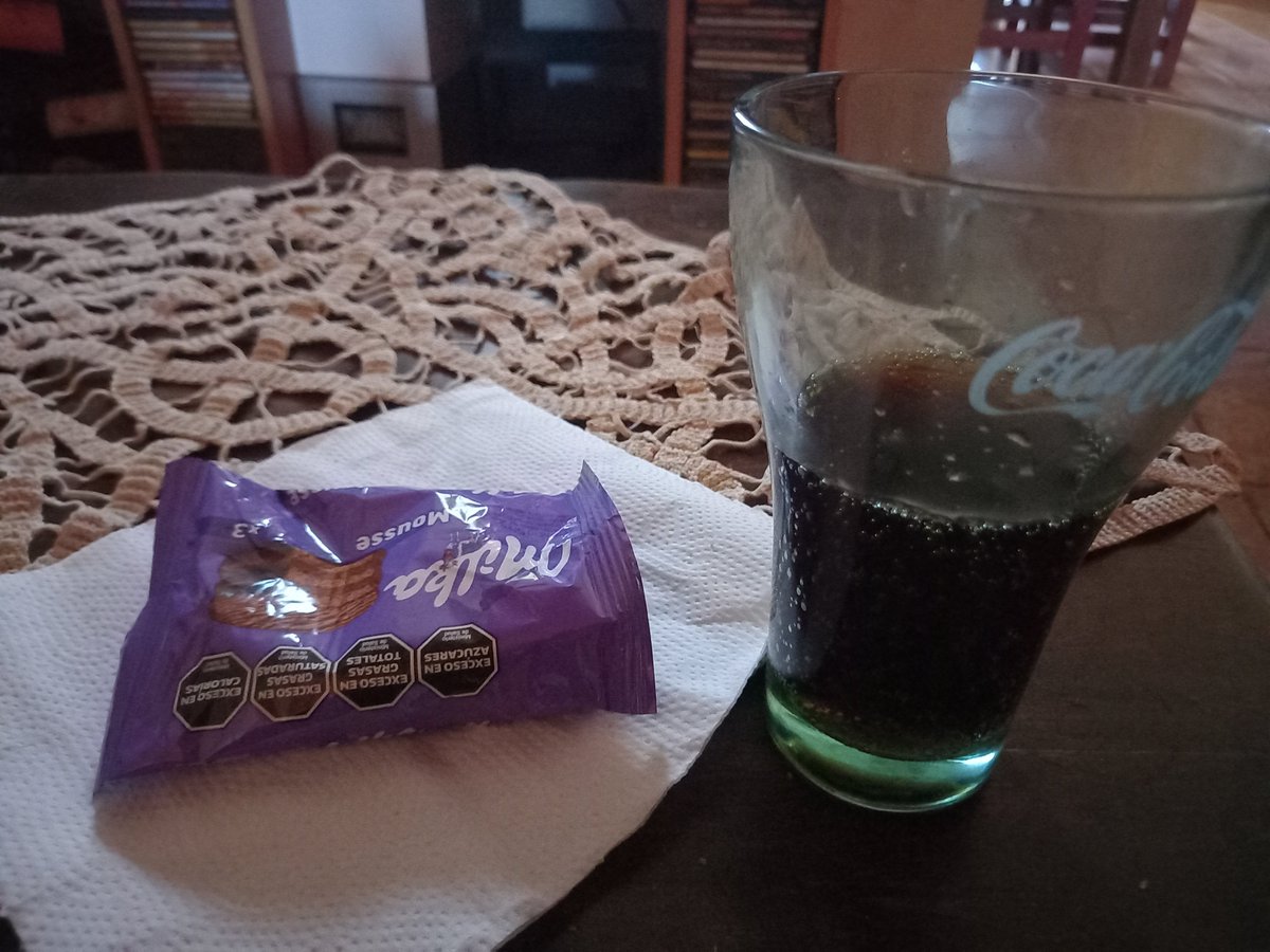 craspyyyy's tweet photo. me prepare el desayuno y parece la tapa de un album https://t.co/gTzsxzs8OD
