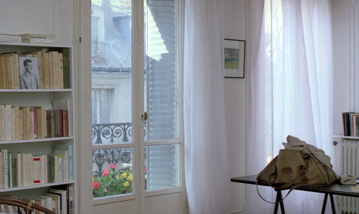 MaryamB6_'s tweet photo. thinking about èric rohmer film interiors https://t.co/txYYW8fcae