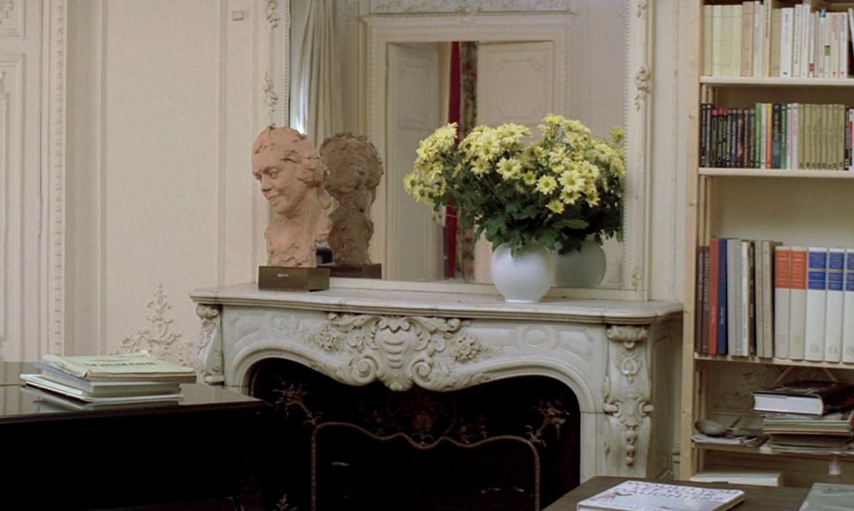 MaryamB6_'s tweet photo. thinking about èric rohmer film interiors https://t.co/txYYW8fcae