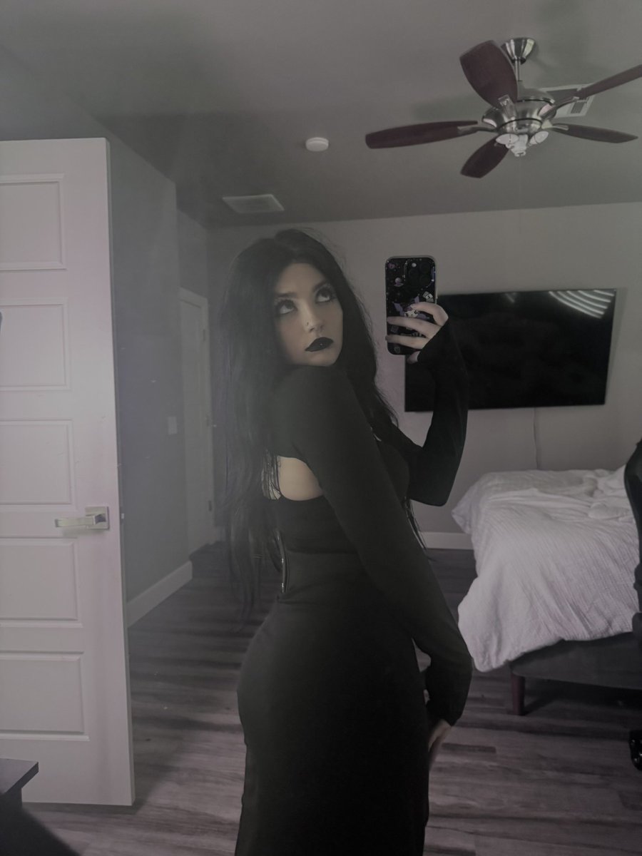 deskpetgf's tweet photo. Goddess Bunniiee
$33 tribute to speak. 
You live to fund your goddess and be manipulated by her <3  
5’2 bratty goth princess size 9 
Let me ruin your life 🤭

https://t.co/R0UTbWfMRZ

#spoiled #findom #findomme #femdom #atm #humanwallet #sissy #feetworshi̇p #assworship #sph https://t.co/IGYpchxLPb